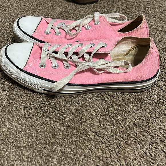 Pink Converse - Picture 2 of 5